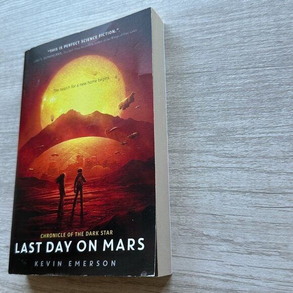 Paperback Book Last Day on Mars Chronicle of the Dark Star by Kevin Emerson - Picture 2 of 5